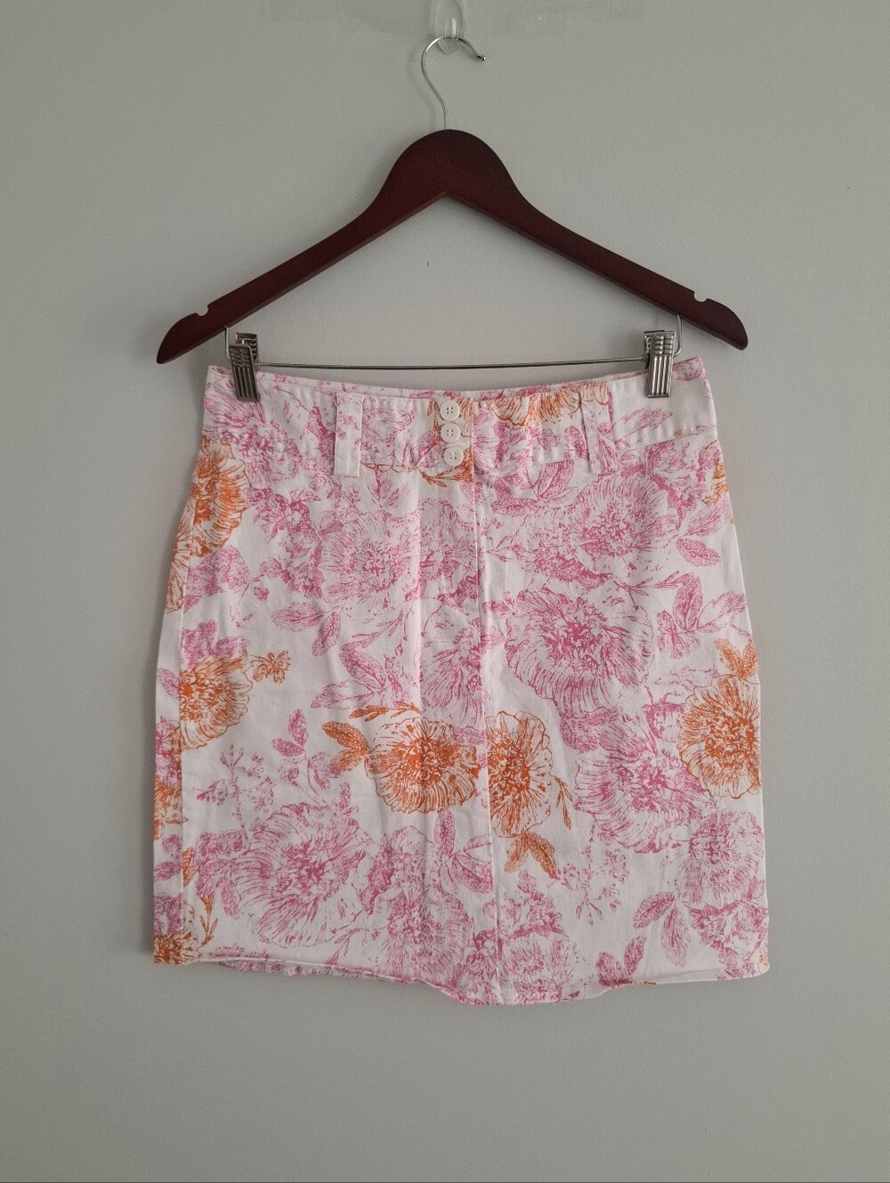 Dressbarn White Mini Skirt SZ 10 with Pink and Orange Floral Print